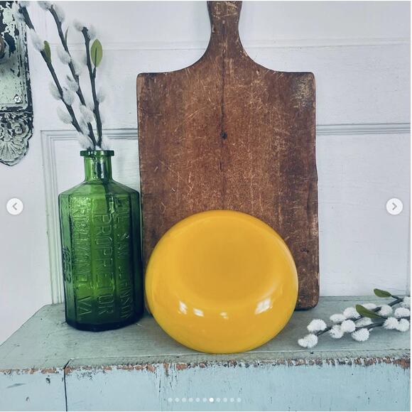 Vintage Fire King Ovenware (USA) 14 Deep Yellow Shallow Milk Glass Bowl - Picture 7 of 10